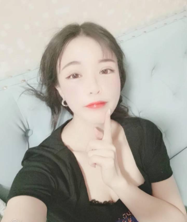 热情又还漂亮的小姐姐